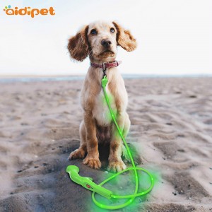 Въртяща се прибираща найлонова кучешка изложба за яка за домашни любимци с светодиодна мигаща
